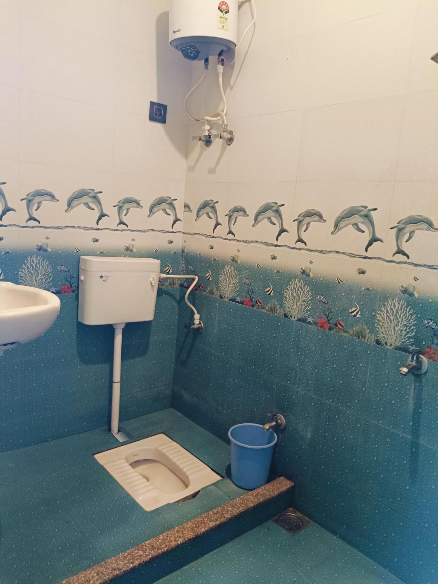 Jai Hanuman Guest House Palsana  Esterno foto