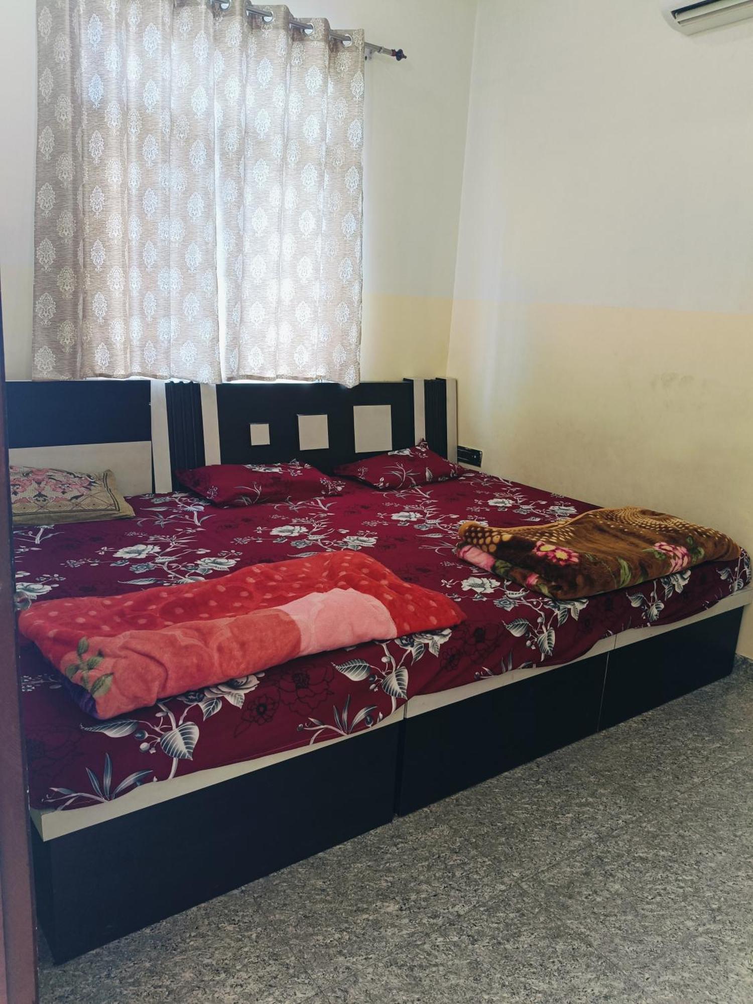 Jai Hanuman Guest House Palsana  Esterno foto