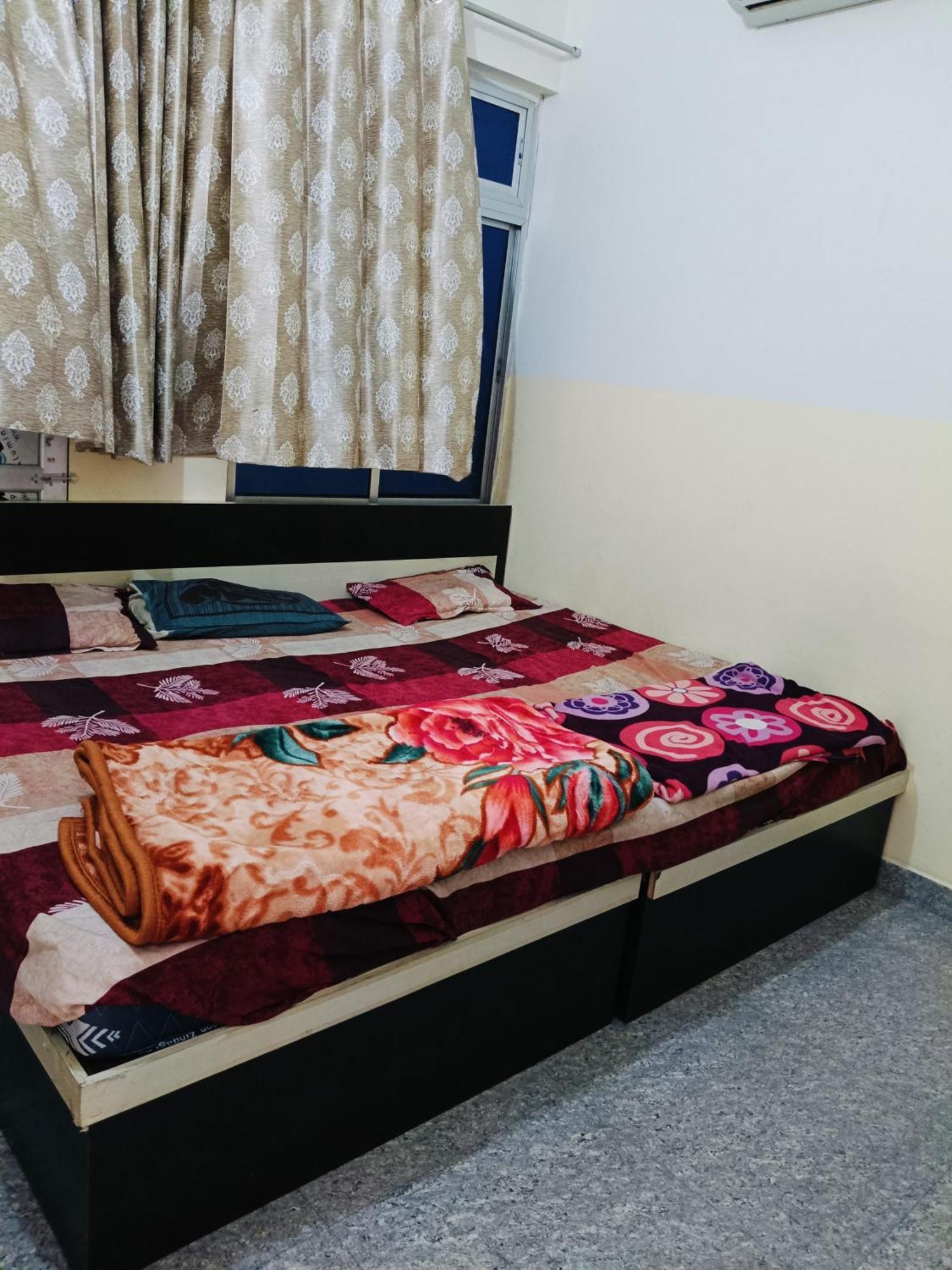 Jai Hanuman Guest House Palsana  Esterno foto