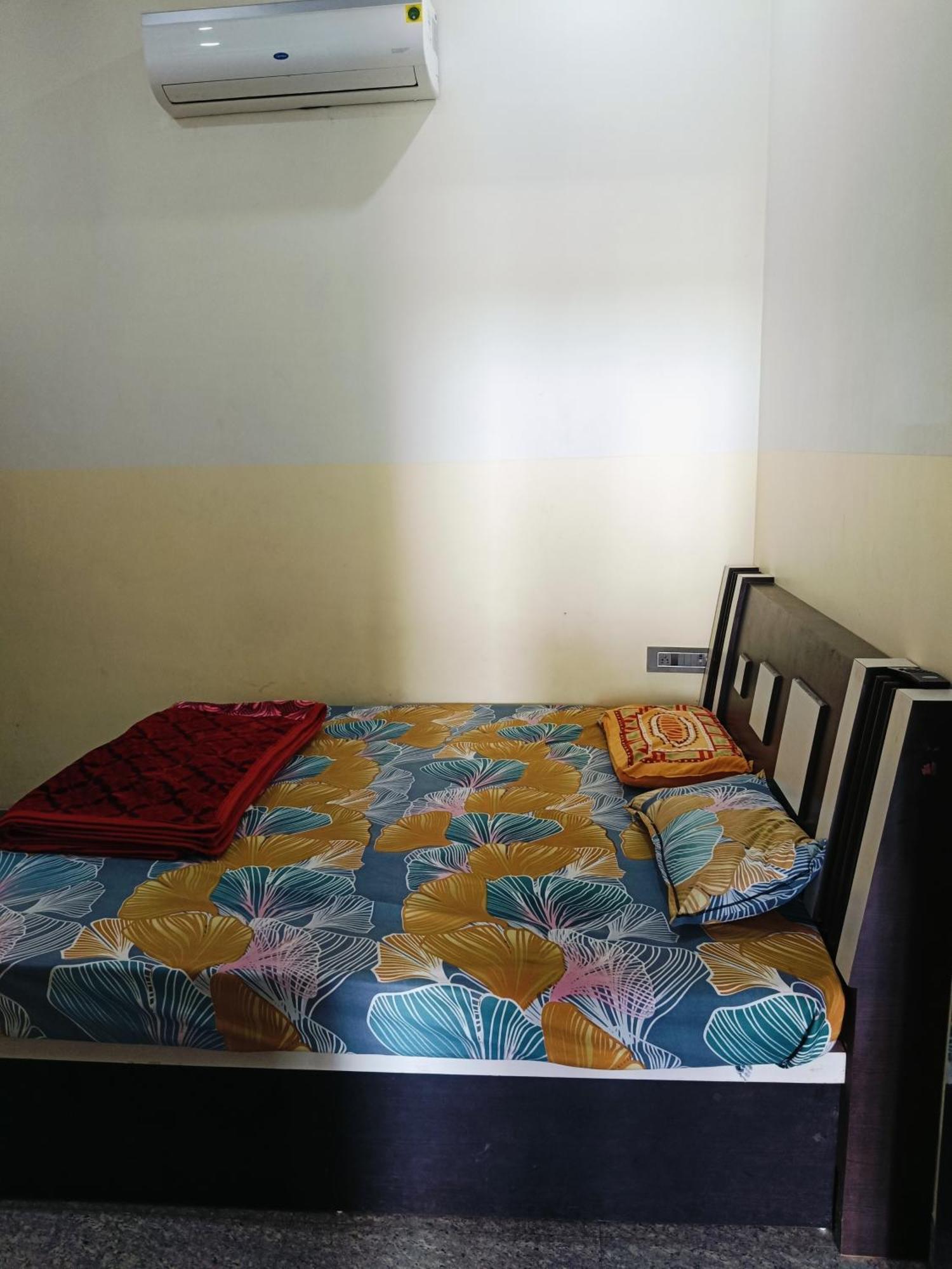 Jai Hanuman Guest House Palsana  Esterno foto