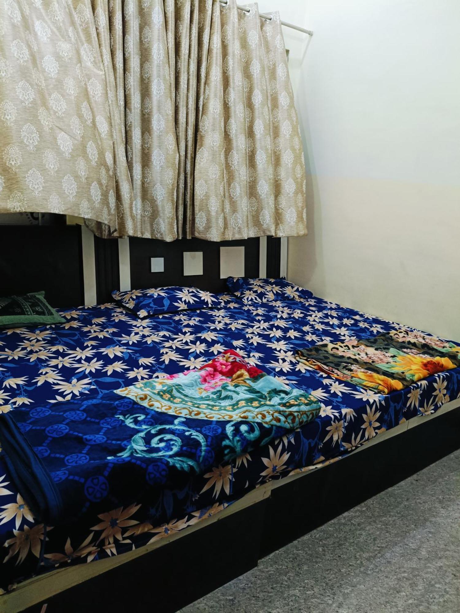 Jai Hanuman Guest House Palsana  Esterno foto