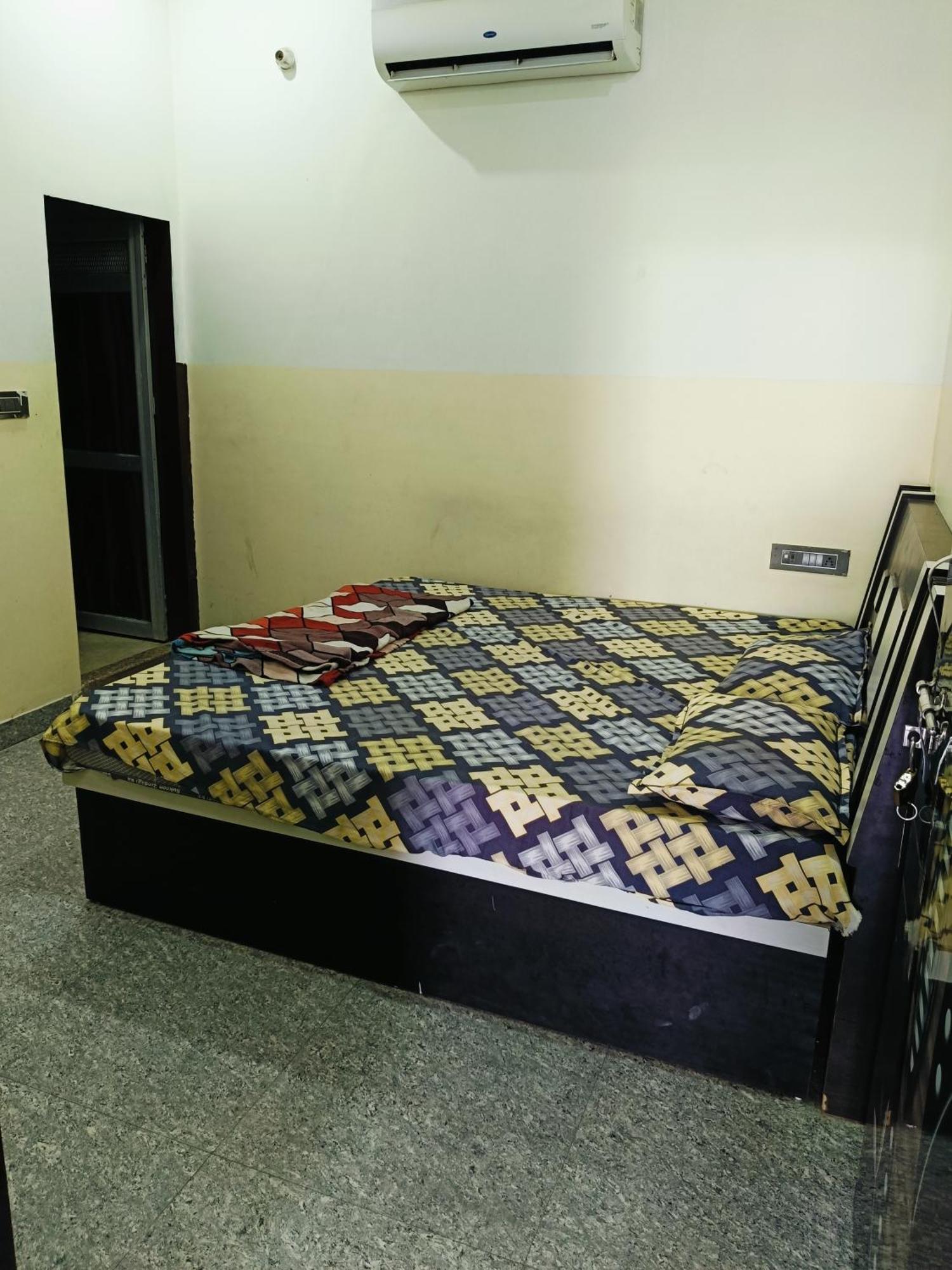 Jai Hanuman Guest House Palsana  Esterno foto