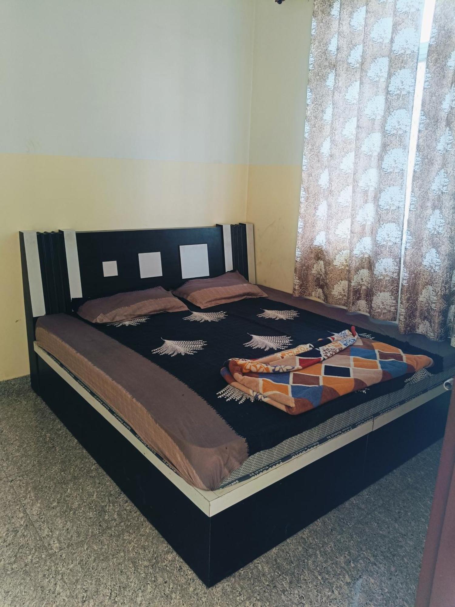 Jai Hanuman Guest House Palsana  Esterno foto